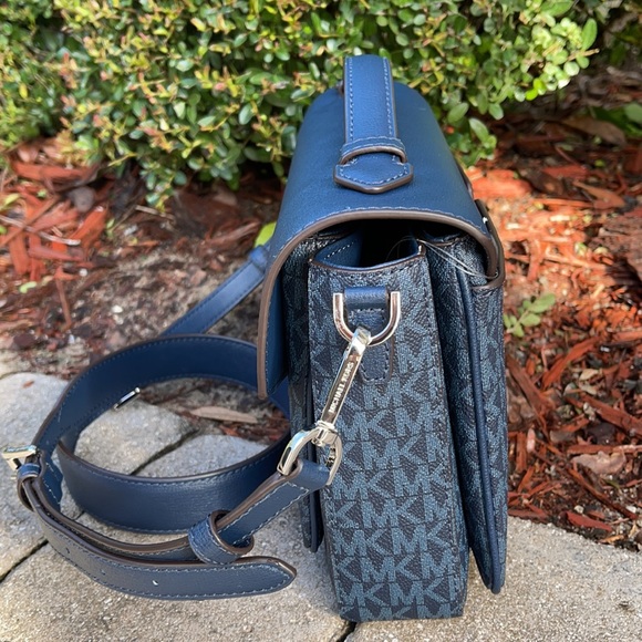 MICHAEL KORS Rose Medium Top Handle Messenger ADMI - Picture 5 of 16